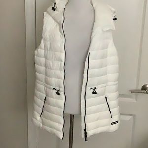Misses/ladies DKYN white vest. NWT
